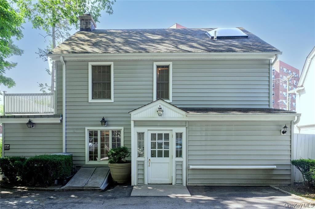 Exterior, Facade, Cape Cod