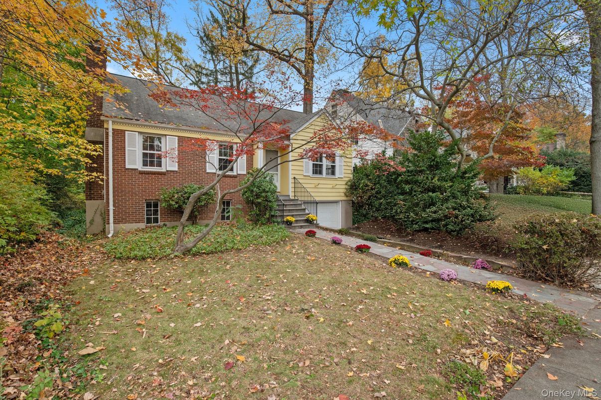 Exterior, Facade, Brick Facade, Cape Cod