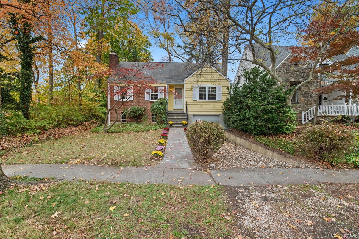 Attached, Exterior, Facade, Brick Facade, Cape Cod