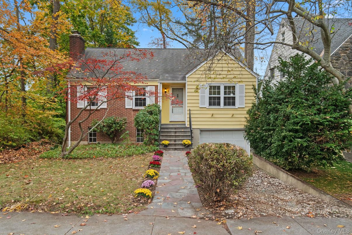 Attached, Exterior, Facade, Brick Facade, Cape Cod