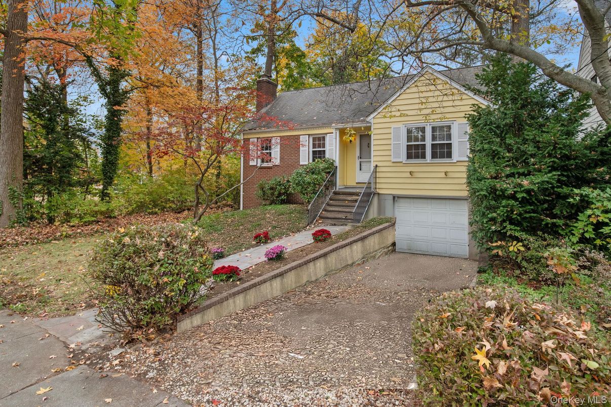 Attached, Exterior, Facade, Brick Facade, Cape Cod