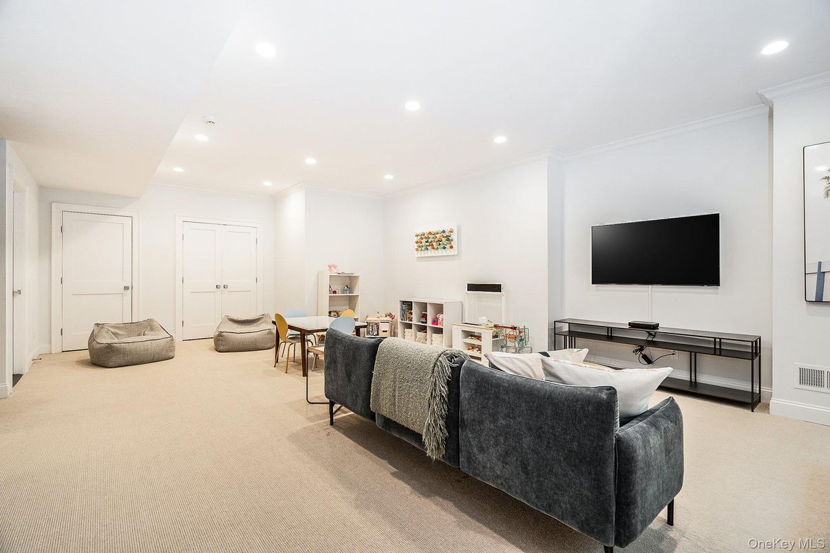 Dining room, Interior, Living room, Recessed Lighting