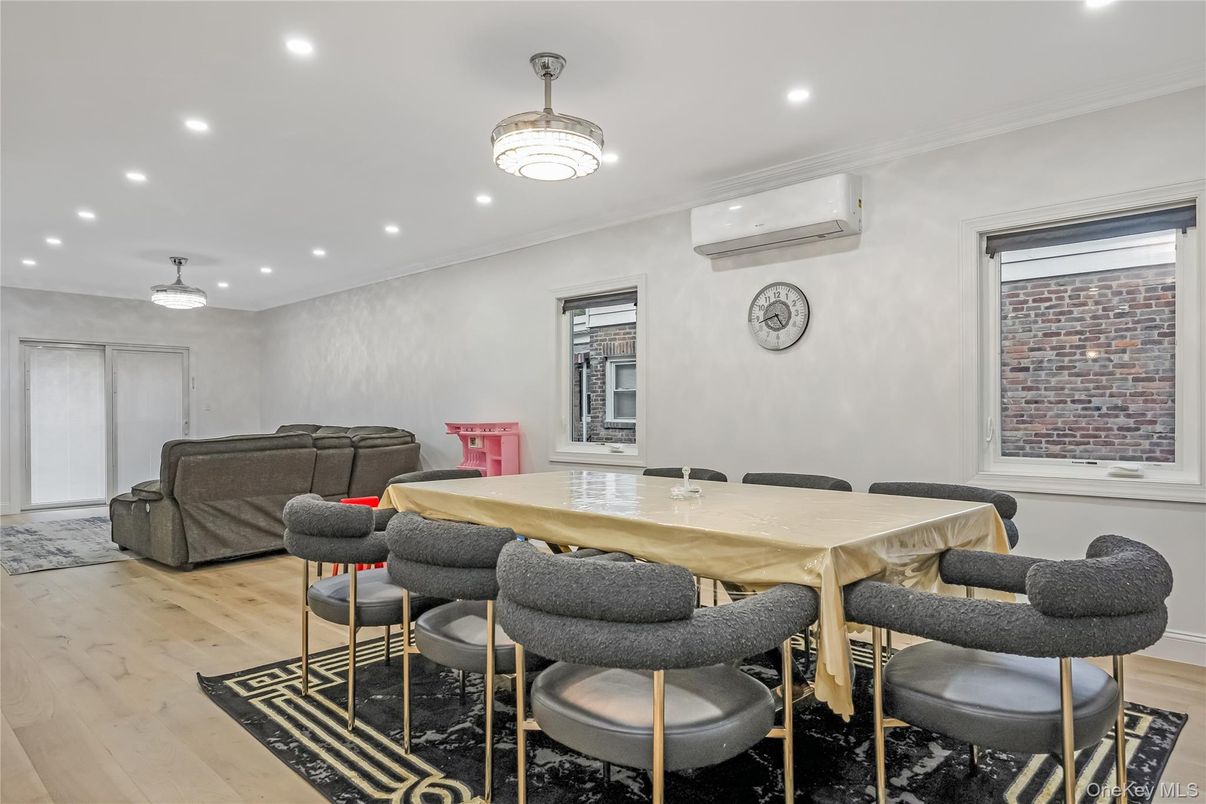 Dining room, Interior, Living room, Recessed Lighting, Wood Texture Flooring