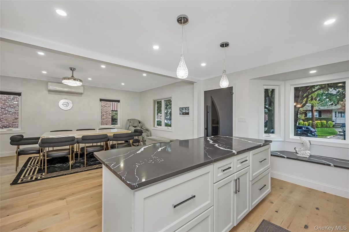 Dining room, Interior, Kitchen, Pendant Lights, Recessed Lighting, Wood Texture Flooring