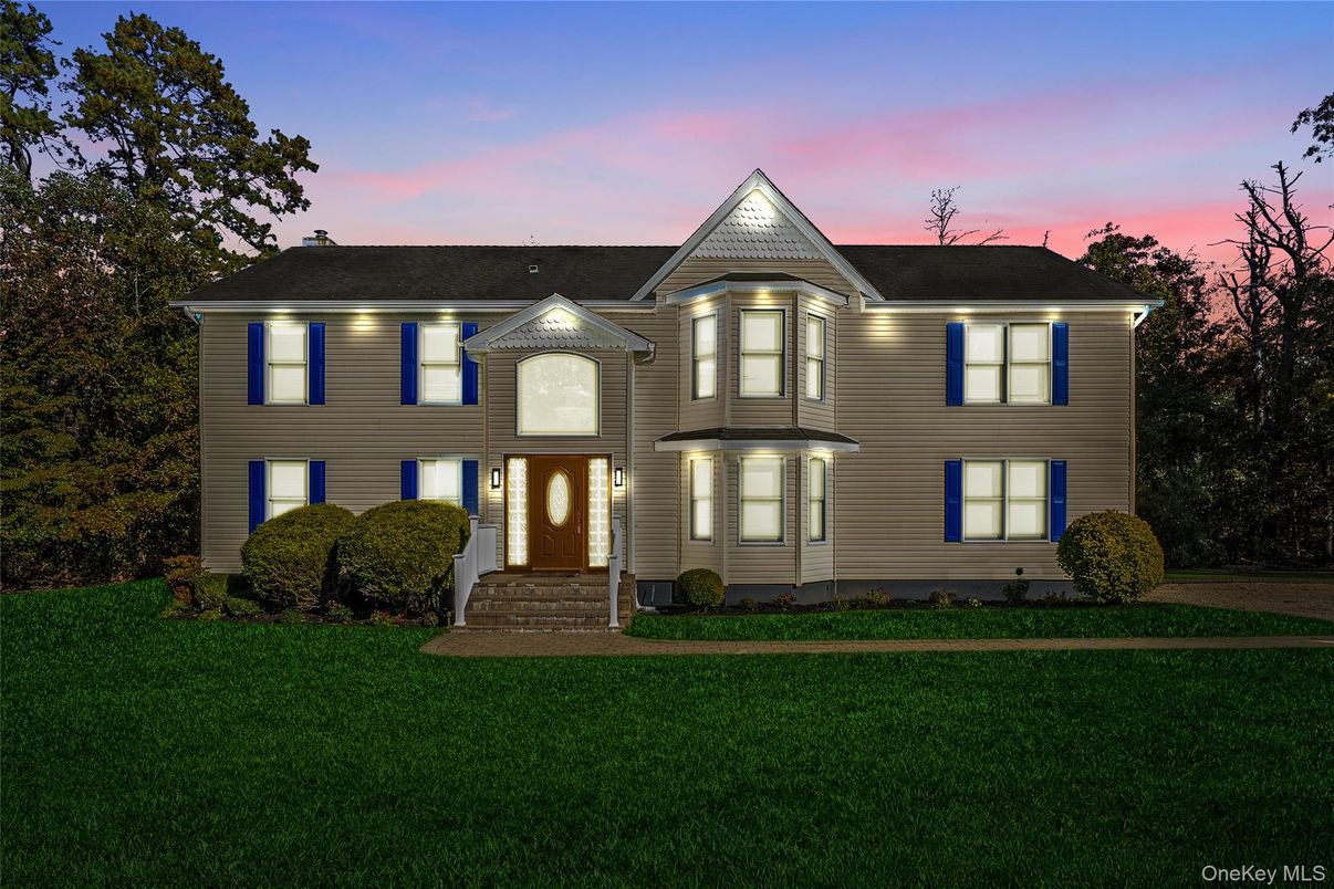 Exterior, Facade, Georgian