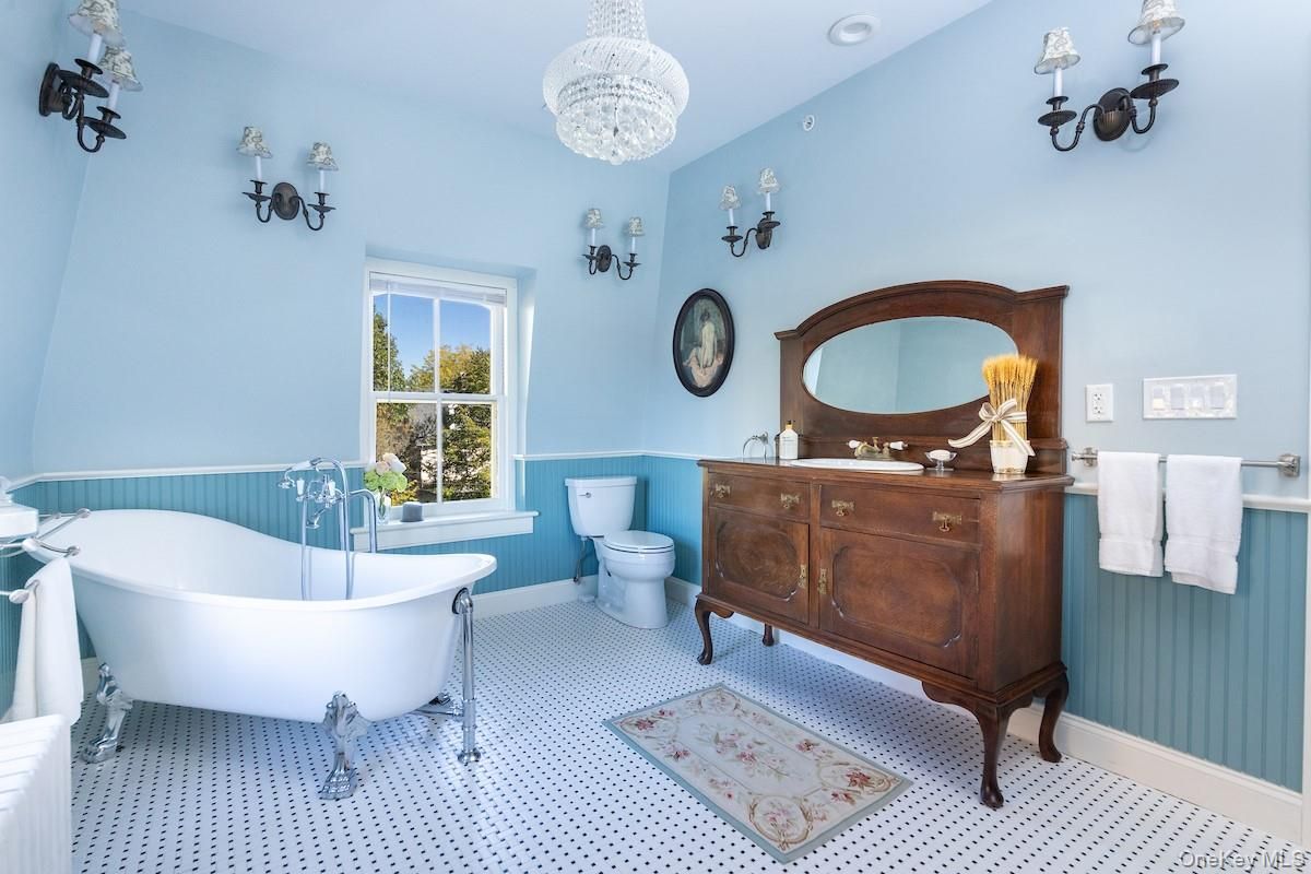 Bathroom, Chandelier, Free Standing Baths, Interior, Recessed Lighting