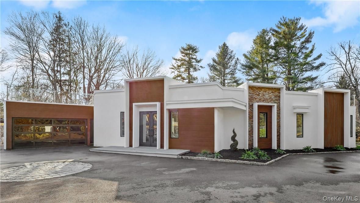 Attached, Exterior, Facade, Modern