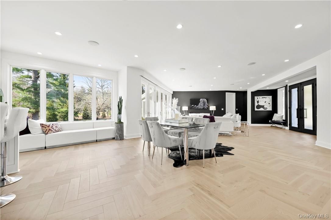 Dining room, Interior, Living room, Recessed Lighting, Wood Texture Flooring