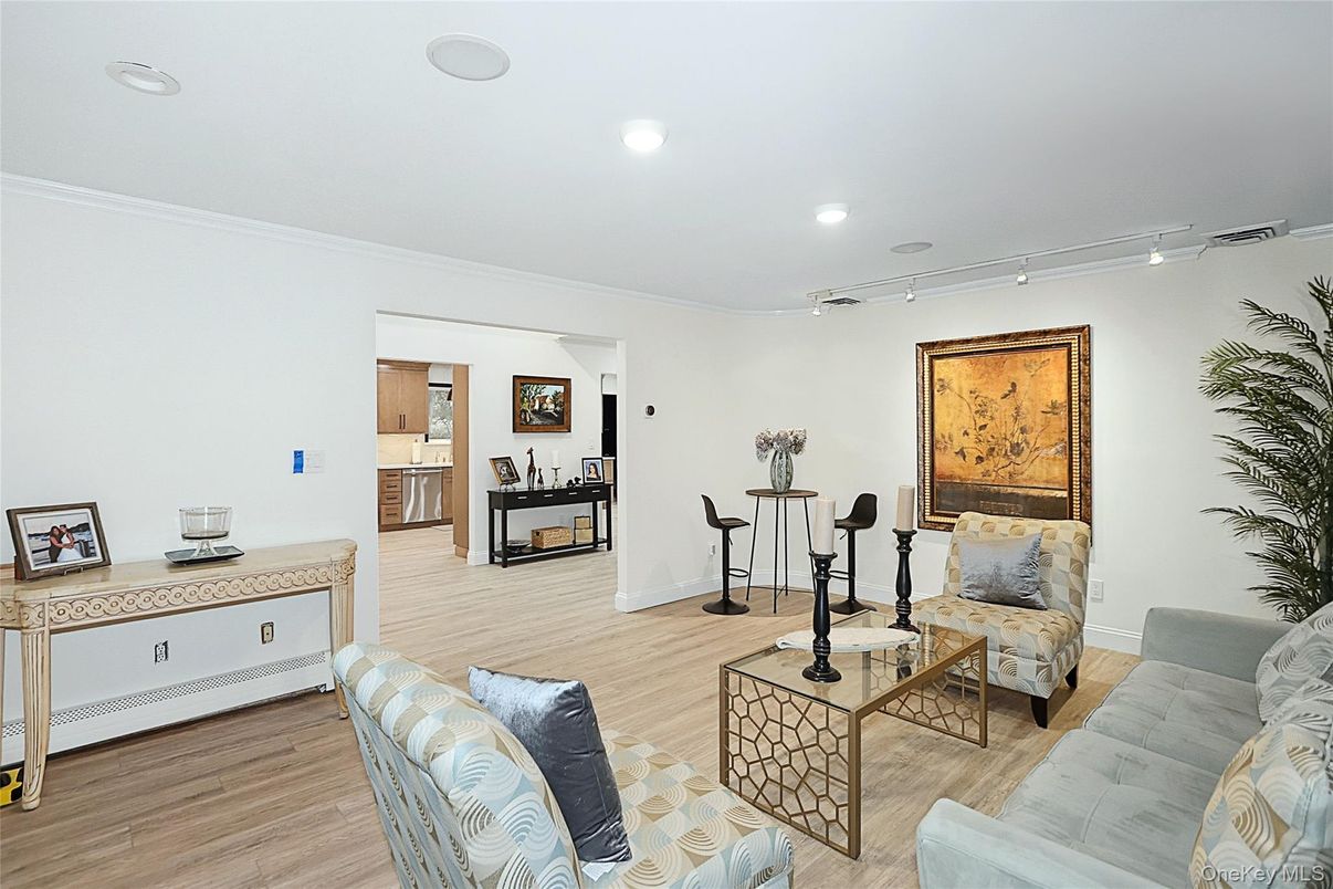 Interior, Living room, Recessed Lighting, Wood Texture Flooring