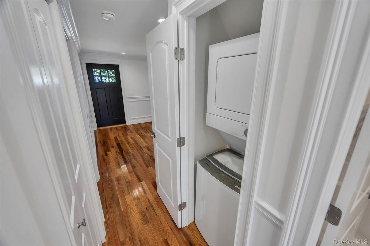 Interior, Recessed Lighting, Utility Closets, Washer, Wood Texture Flooring
