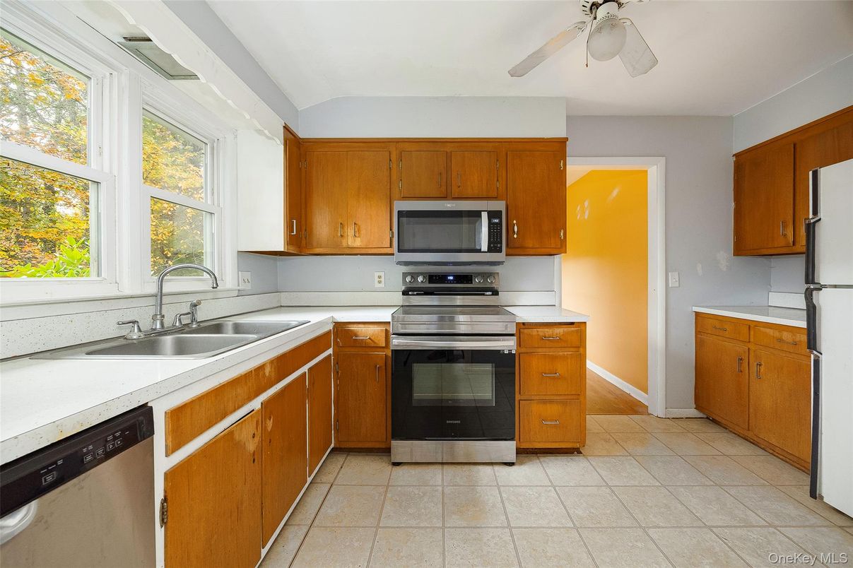 Interior, Kitchen, Stainless Steel Appliances