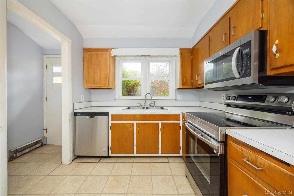 Interior, Kitchen, Stainless Steel Appliances