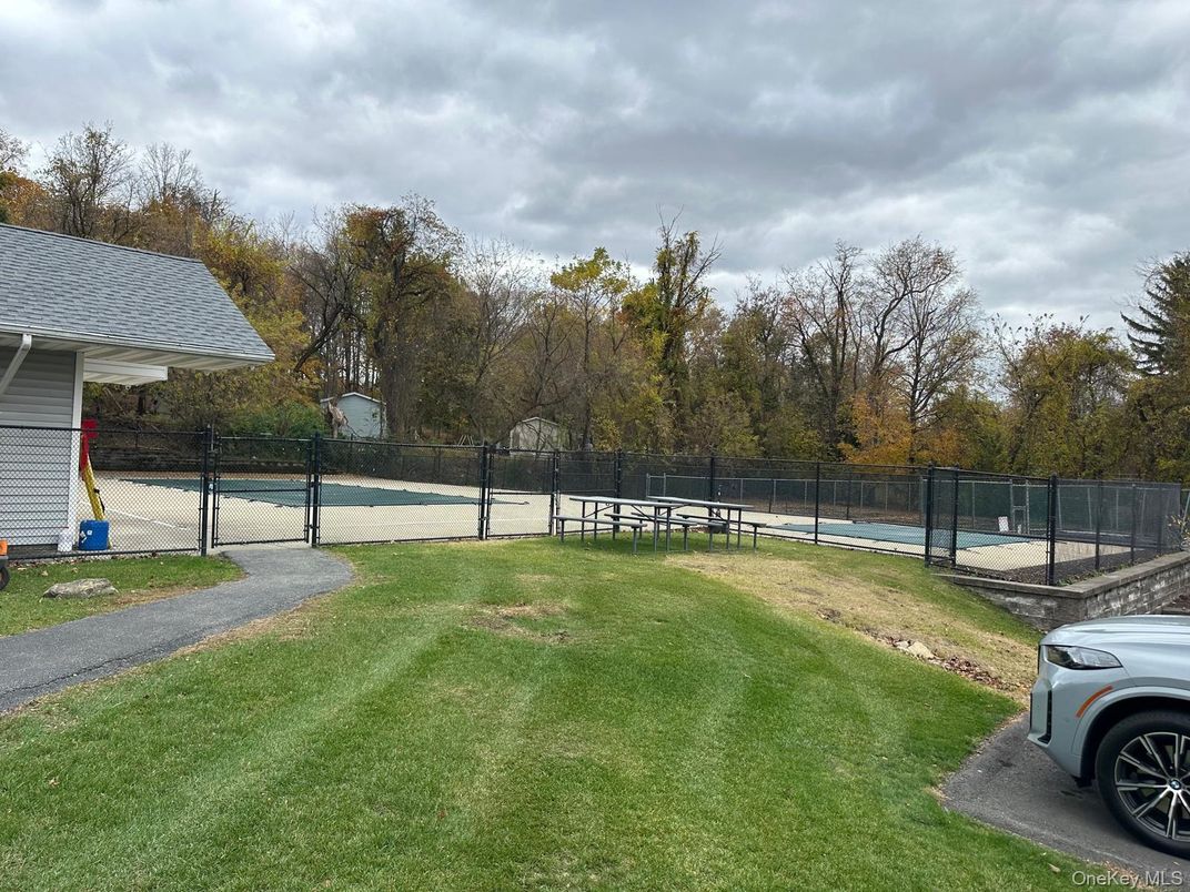 Exterior, Tennis Courts