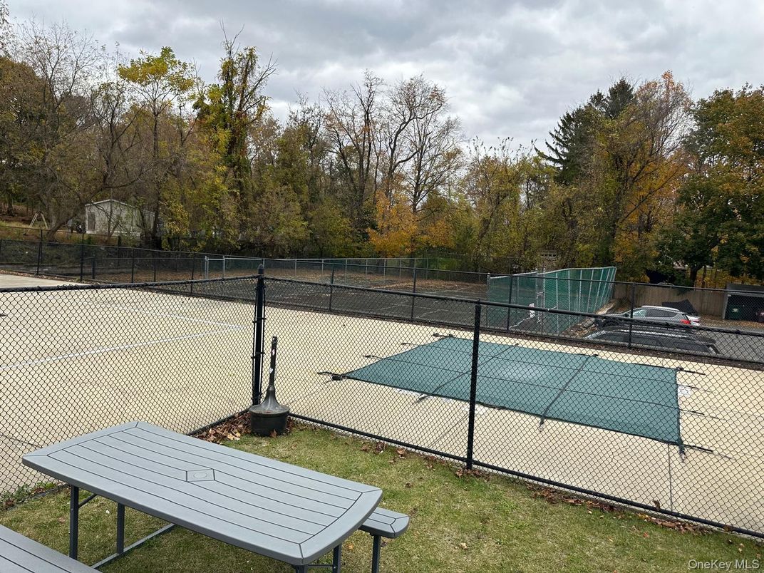Exterior, Tennis Courts