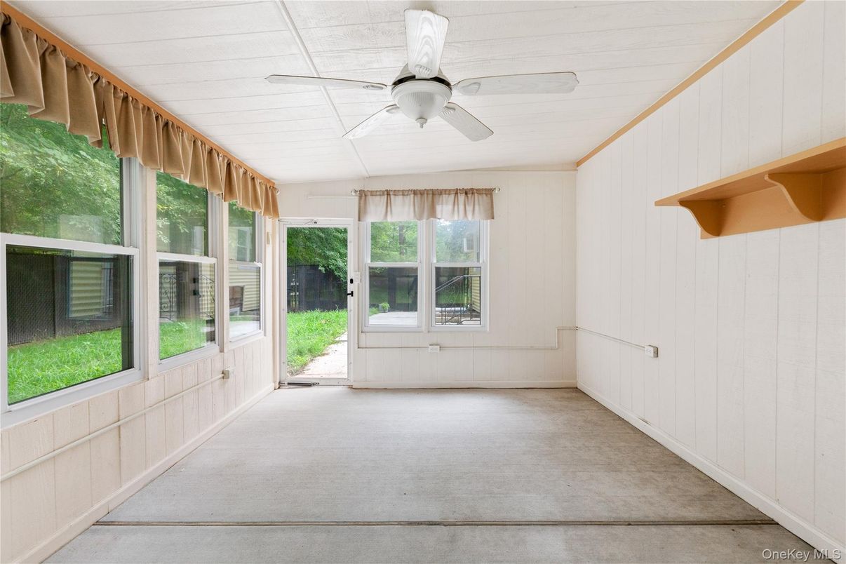 Empty room, Interior, Sun Room
