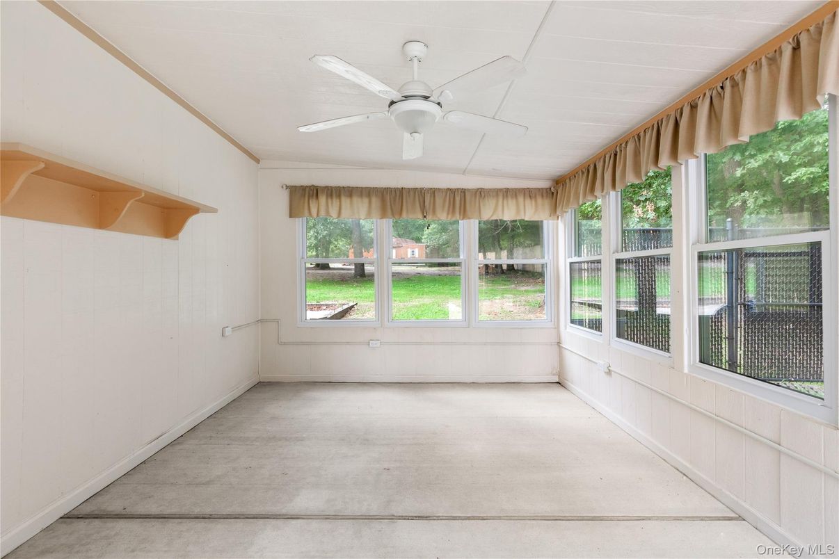 Empty room, Interior, Sun Room
