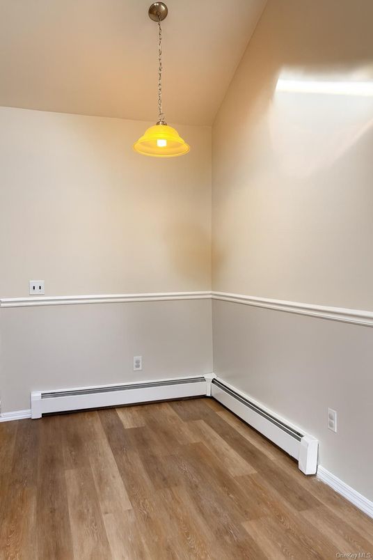 Interior, Pendant Lights, Wood Texture Flooring