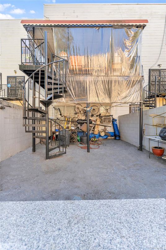 Backyard, Exterior