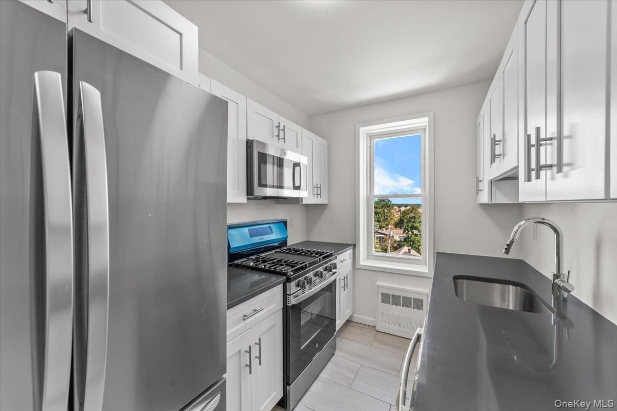 Interior, Kitchen, Stainless Steel Appliances, Water
