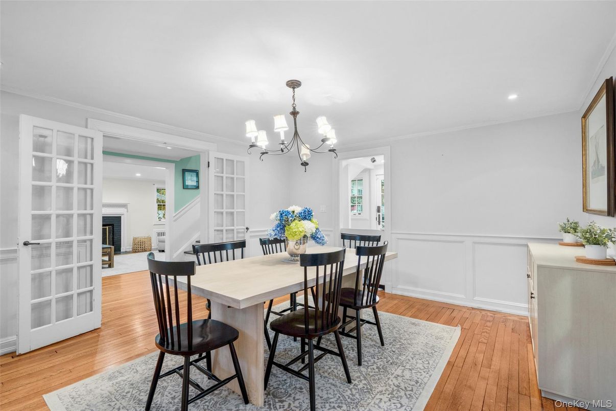 Chandelier, Dining room, Fireplace, Interior, Recessed Lighting, Wood Texture Flooring