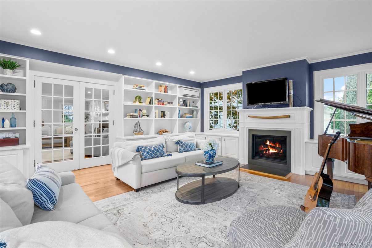 Fireplace, Interior, Living room, Recessed Lighting, Wood Texture Flooring