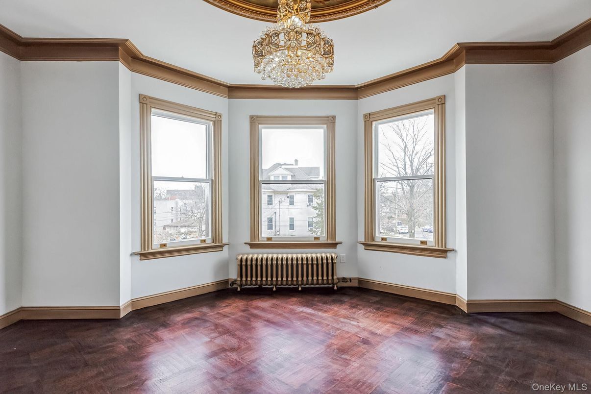 Chandelier, Empty room, Interior, Wood Texture Flooring