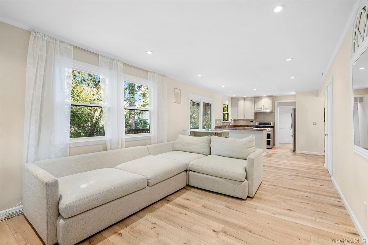 Interior, Kitchen, Living room, Recessed Lighting, Wood Texture Flooring