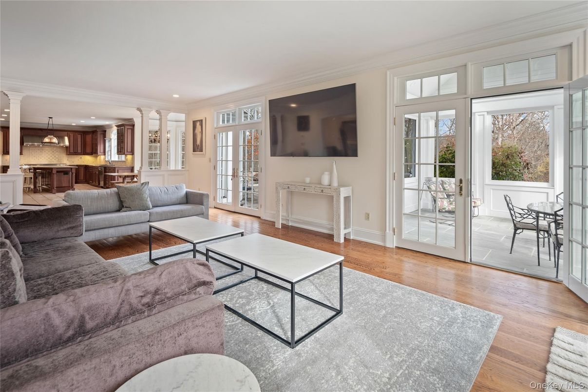 Interior, Kitchen, Living room, Pendant Lights, Recessed Lighting, Wood Texture Flooring