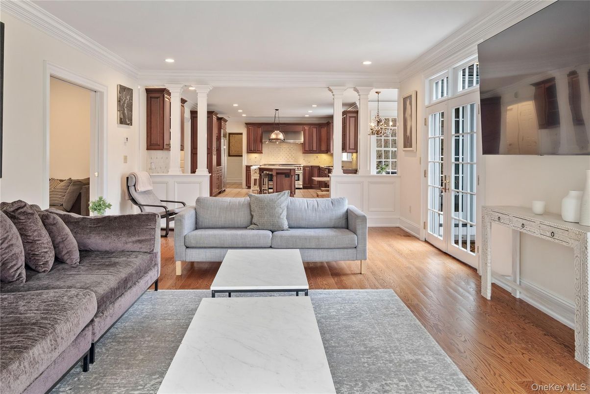 Interior, Kitchen, Living room, Pendant Lights, Recessed Lighting, Wood Texture Flooring