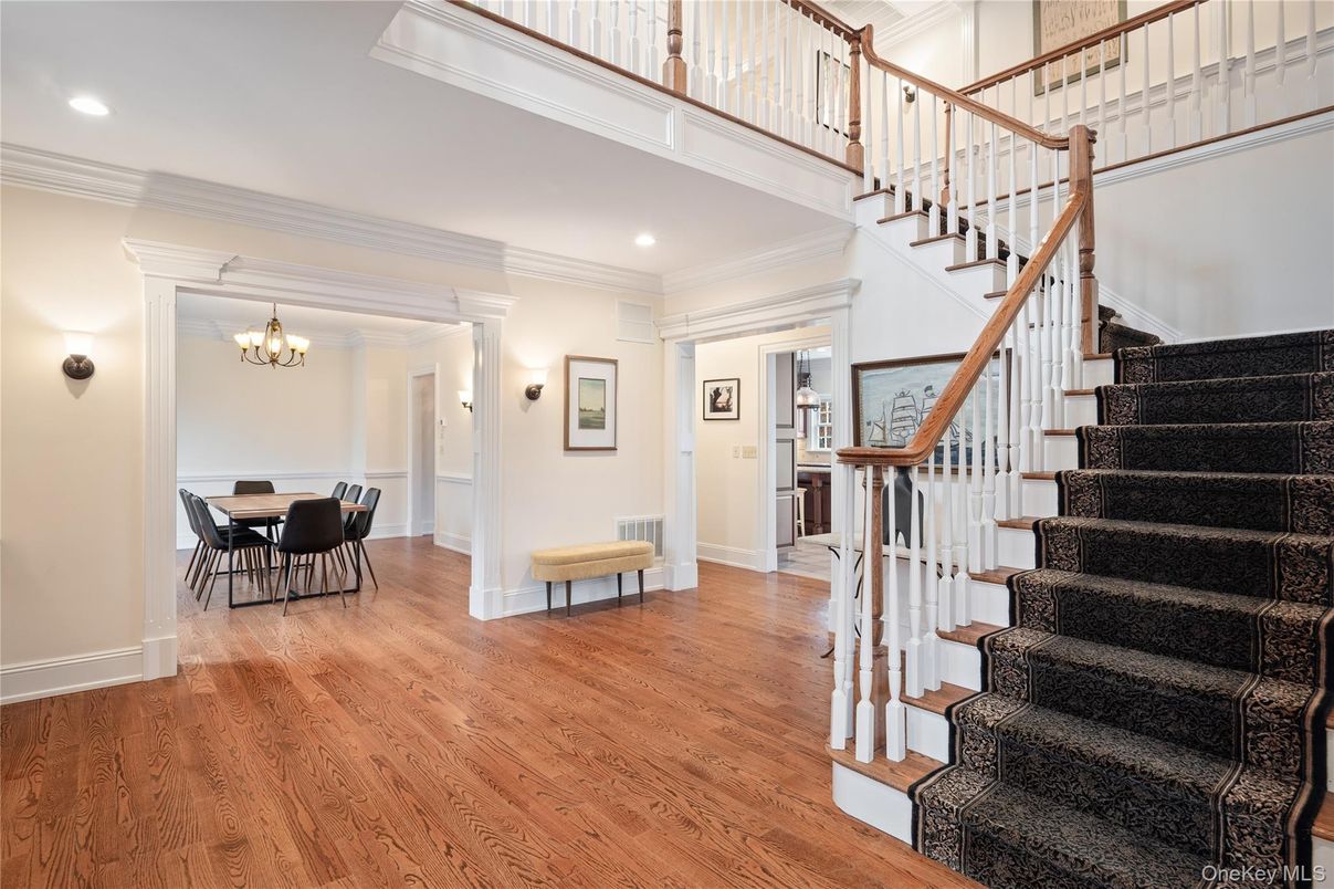 Chandelier, Dining room, Interior, Recessed Lighting, Wood Texture Flooring