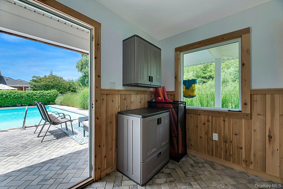 Interior, Pool, Washer, Wooden Walls