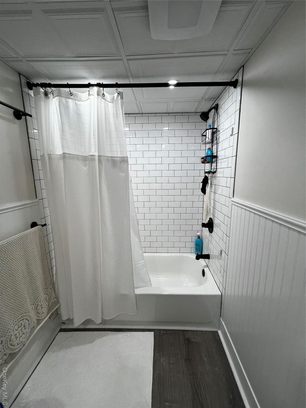 Bathroom, Interior, Recessed Lighting, Wood Texture Flooring