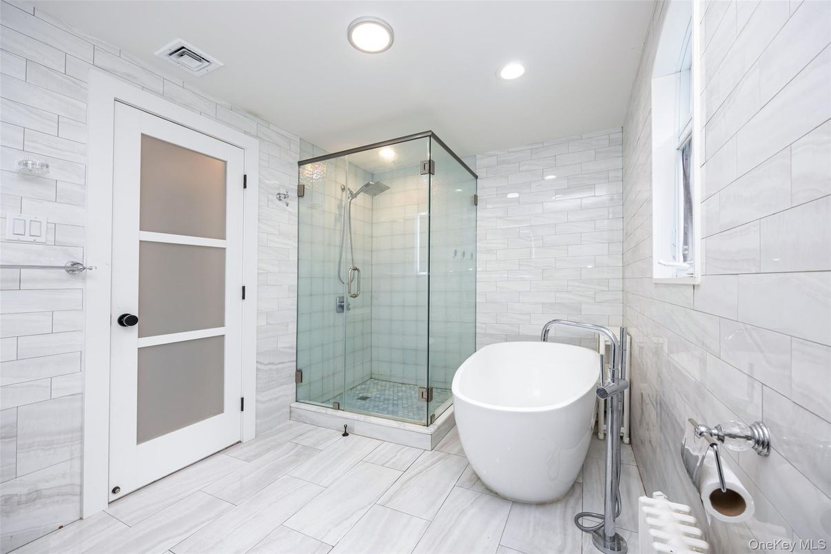 Bathroom, Free Standing Baths, Glass Shower, Interior, Recessed Lighting