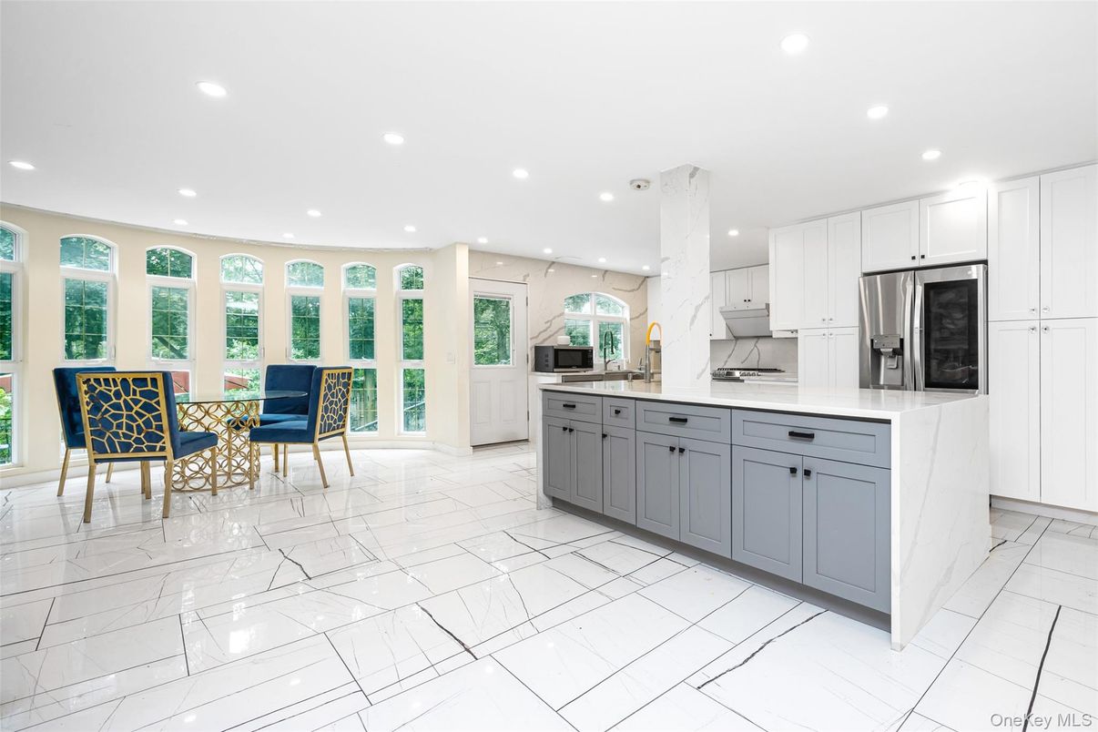 Dining room, Interior, Kitchen, Marble, Recessed Lighting