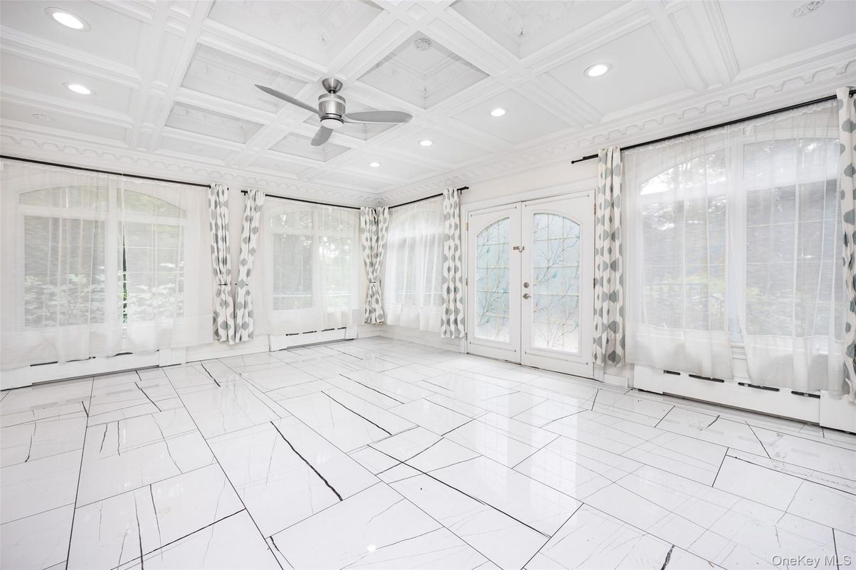 Empty room, Interior, Marble, Recessed Lighting