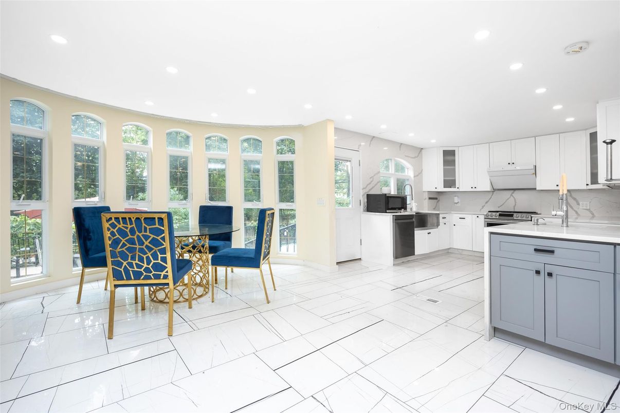 Dining room, Interior, Kitchen, Recessed Lighting, Stainless Steel Appliances