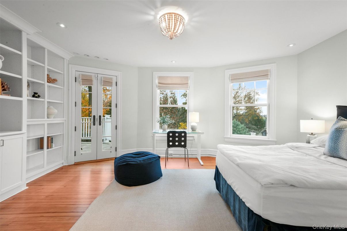 Bedroom, Home Office, Interior, Recessed Lighting, Wood Texture Flooring