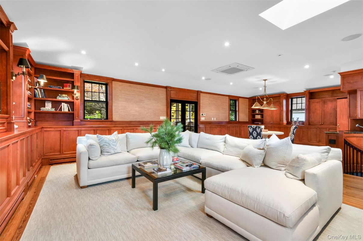 Interior, Kitchen, Living room, Pendant Lights, Recessed Lighting, Wood Texture Flooring