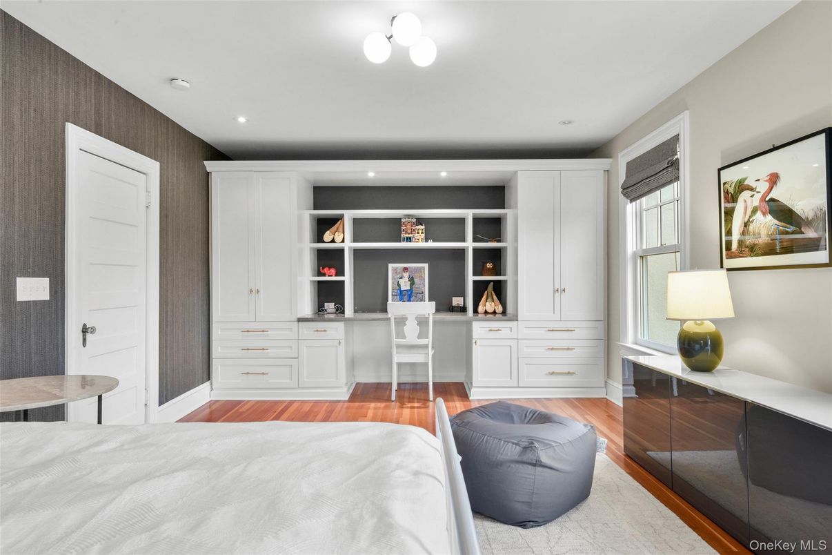 Bedroom, Home Office, Interior, Recessed Lighting, Wood Texture Flooring