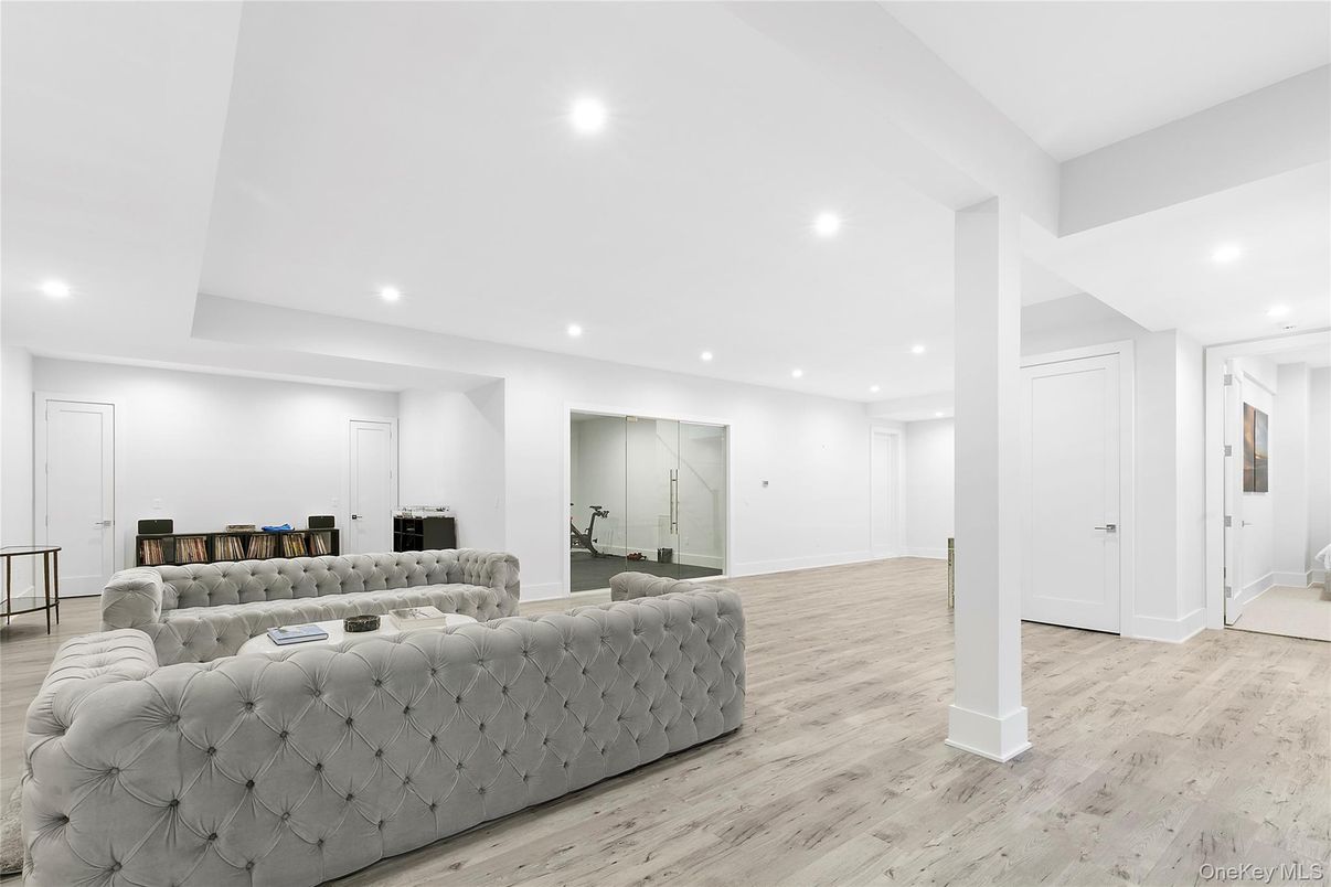 Interior, Recessed Lighting, Wood Texture Flooring