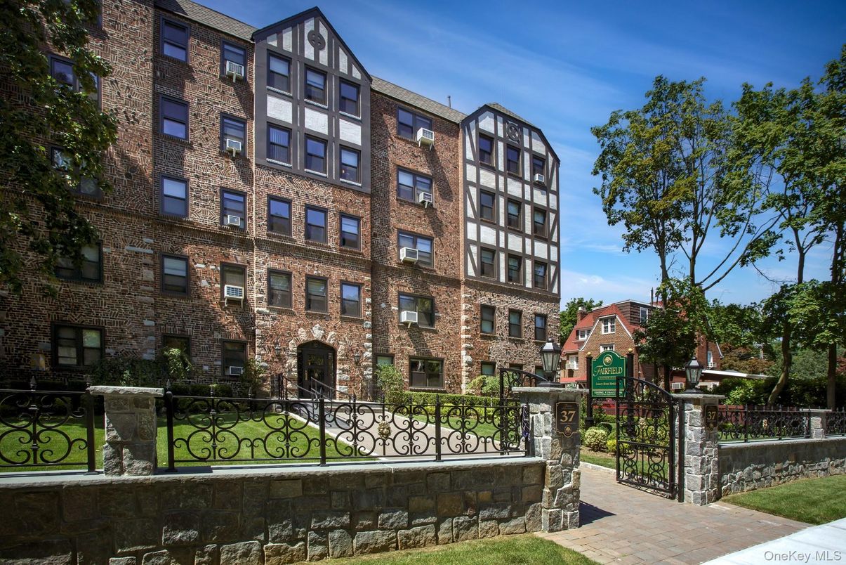 Exterior, Facade, Brick Facade, Condo Building