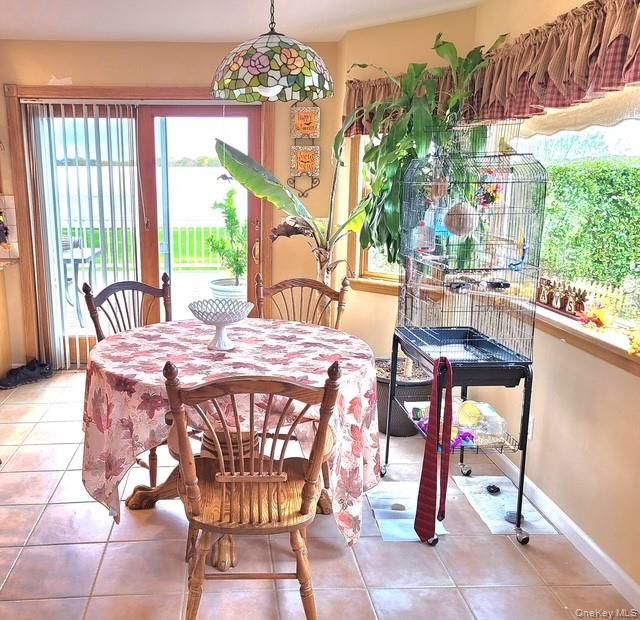Dining room, Interior