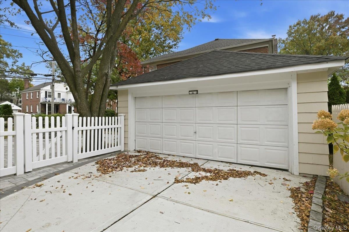 Detached Garage, Exterior