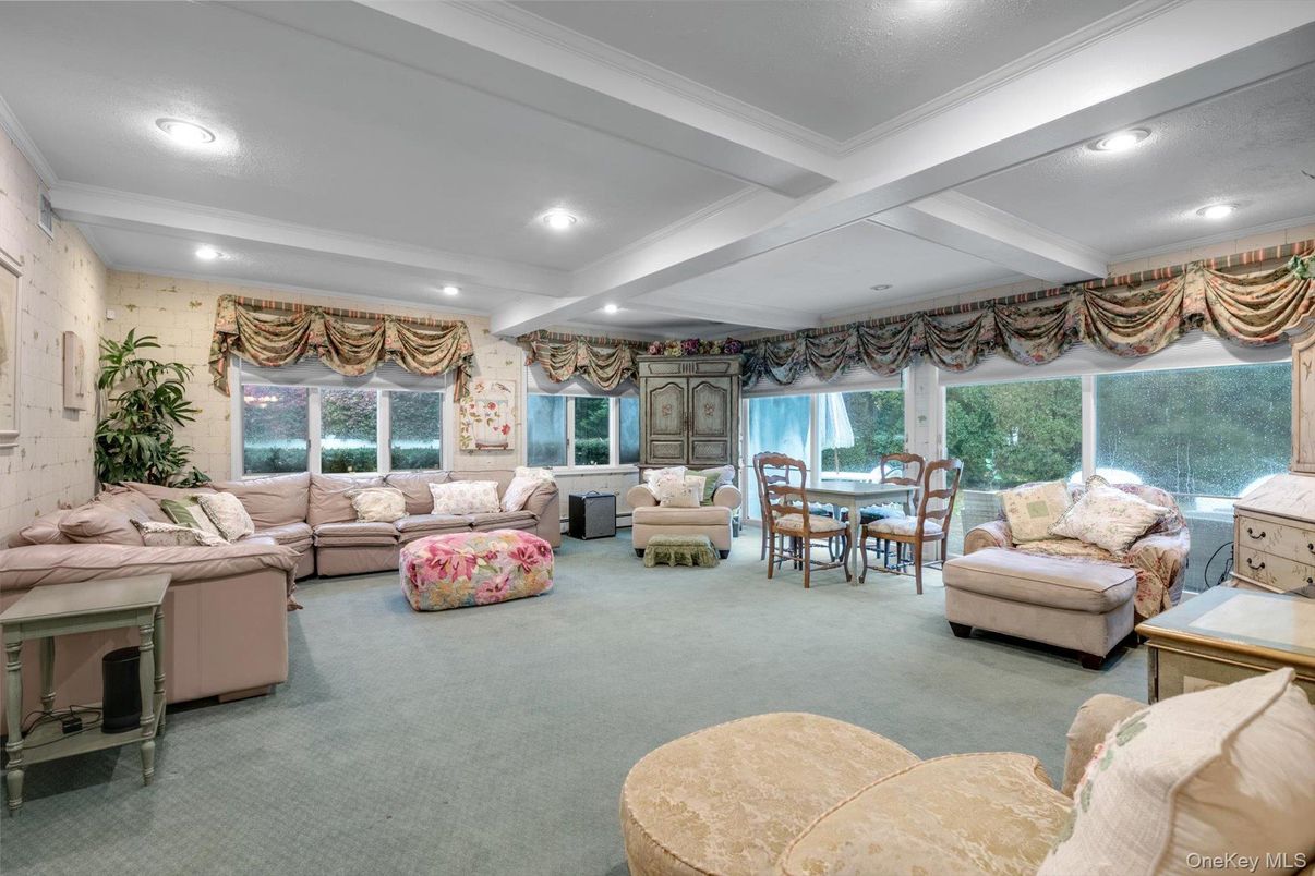 Dining room, Interior, Living room, Recessed Lighting
