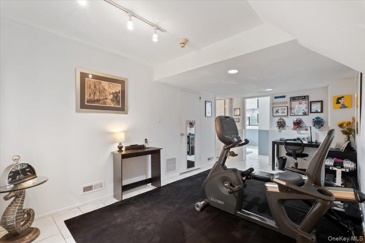Fitness Equipment, Interior, Recessed Lighting