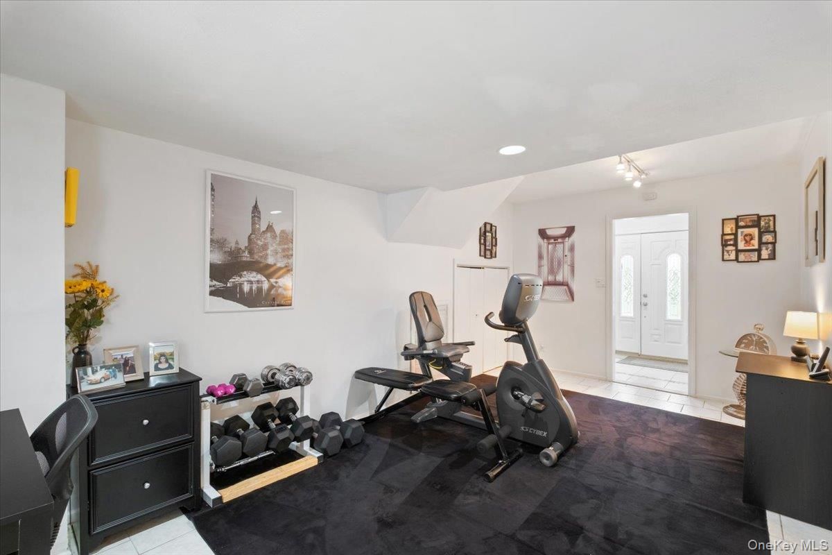 Fitness Equipment, Interior, Recessed Lighting
