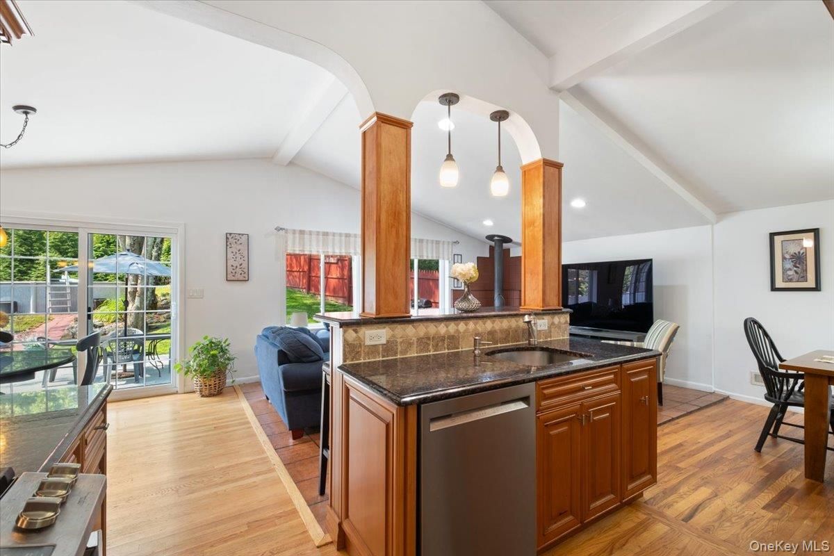 Dining room, Interior, Kitchen, Pendant Lights, Recessed Lighting, Wood Texture Flooring