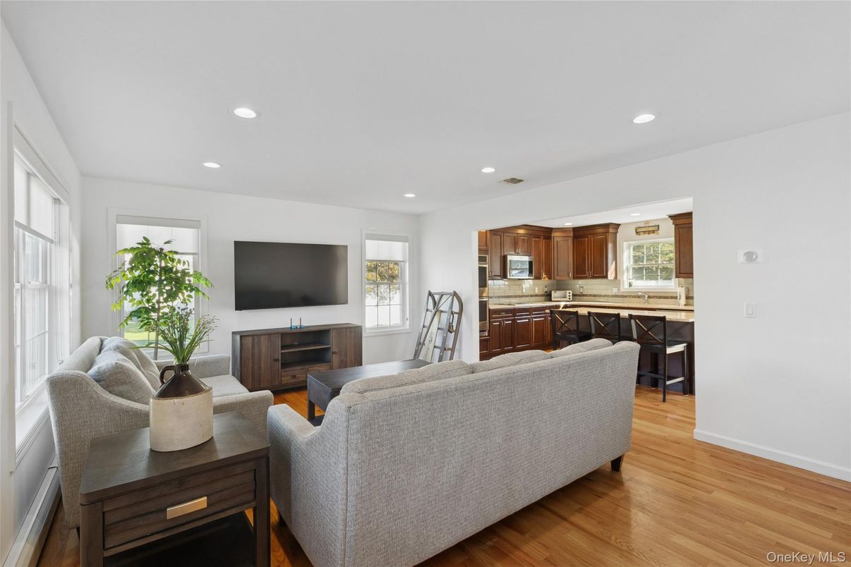 Interior, Kitchen, Living room, Recessed Lighting, Wood Texture Flooring