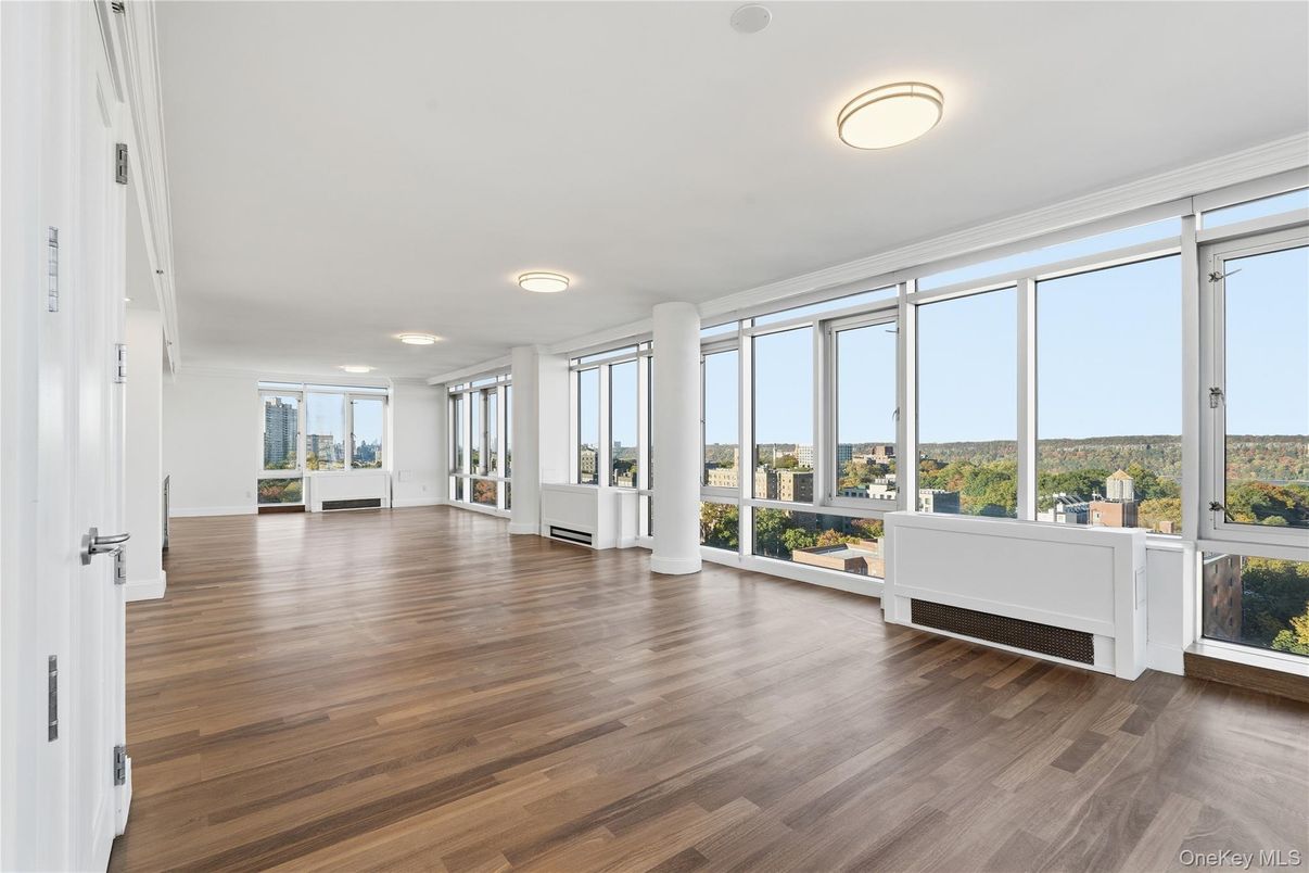 Empty room, Interior, Recessed Lighting, Sun Room, Wood Texture Flooring