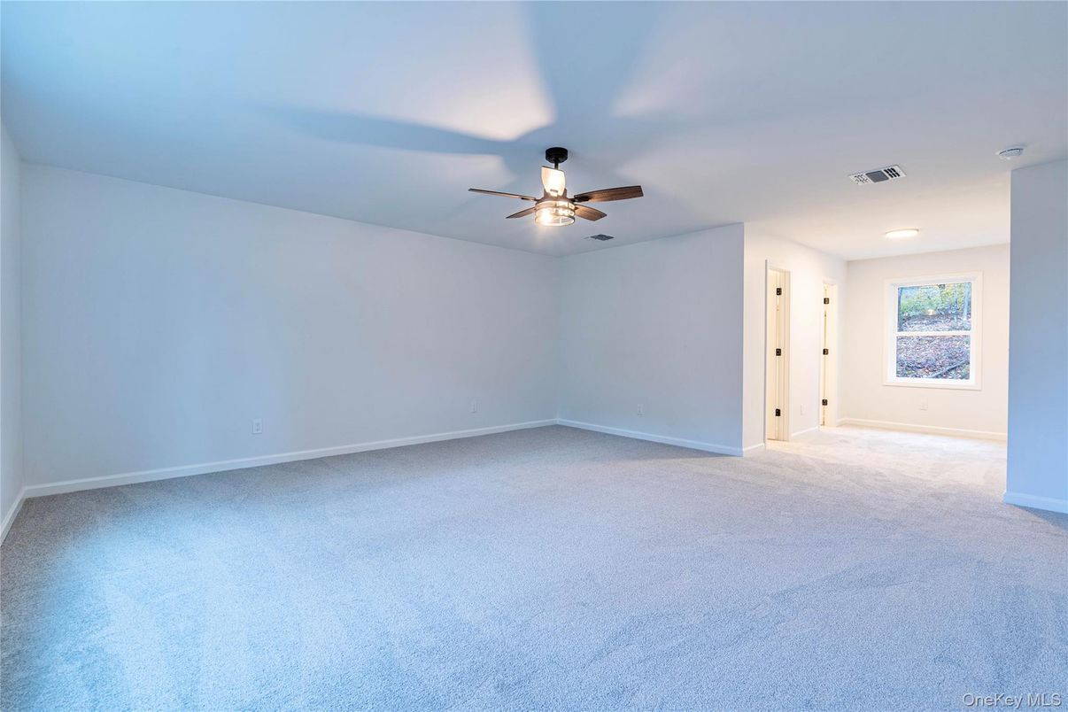 Empty room, Interior, Recessed Lighting